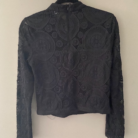 Black lace Top - Picture 2 of 3